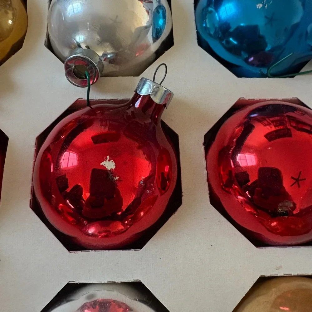 Pyramid Jumbo Christmas Ornaments 15pc Red Blue Silver Gold Made in USA‎ Vintage